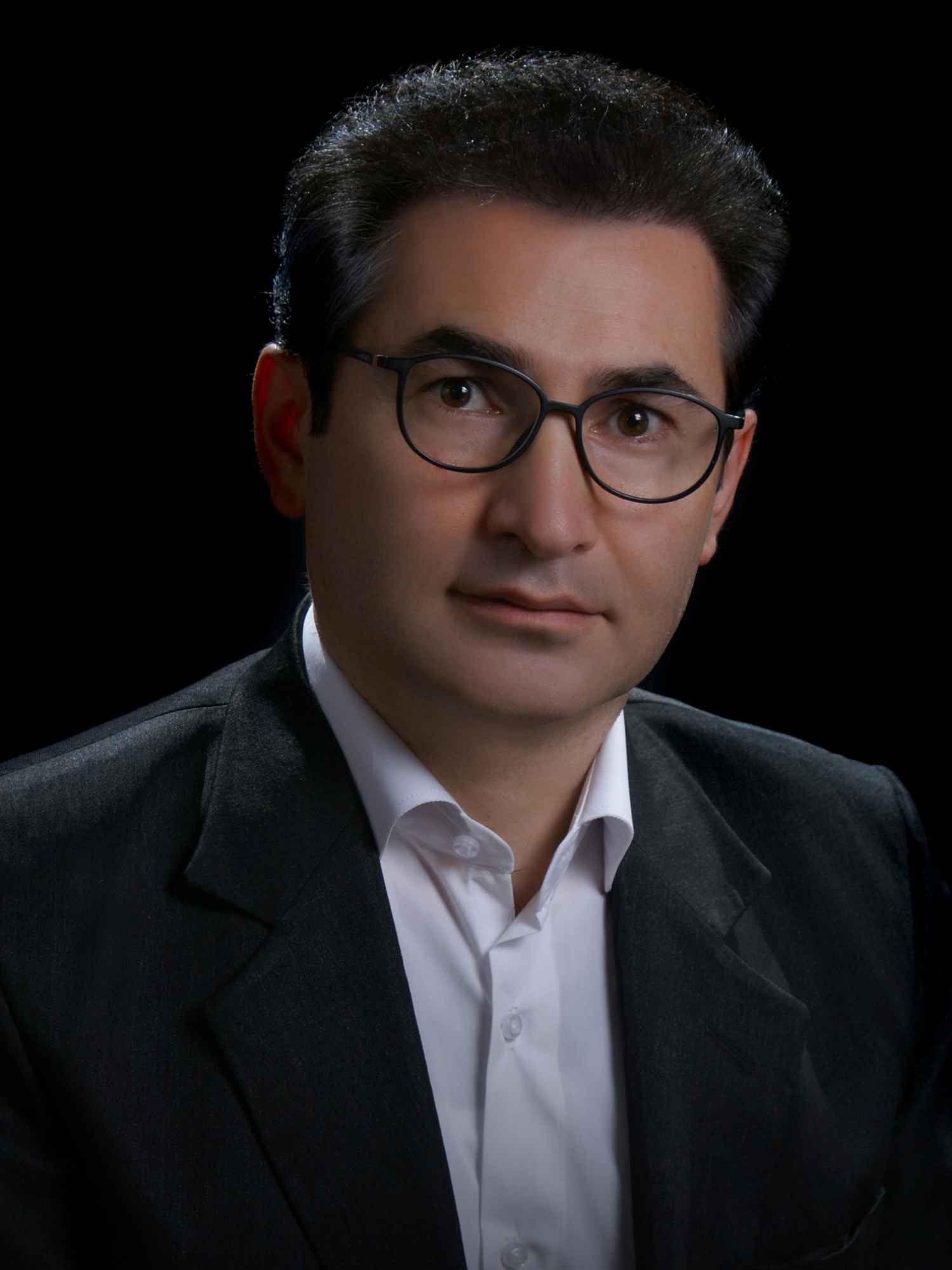 Hamidimanesh Farzad